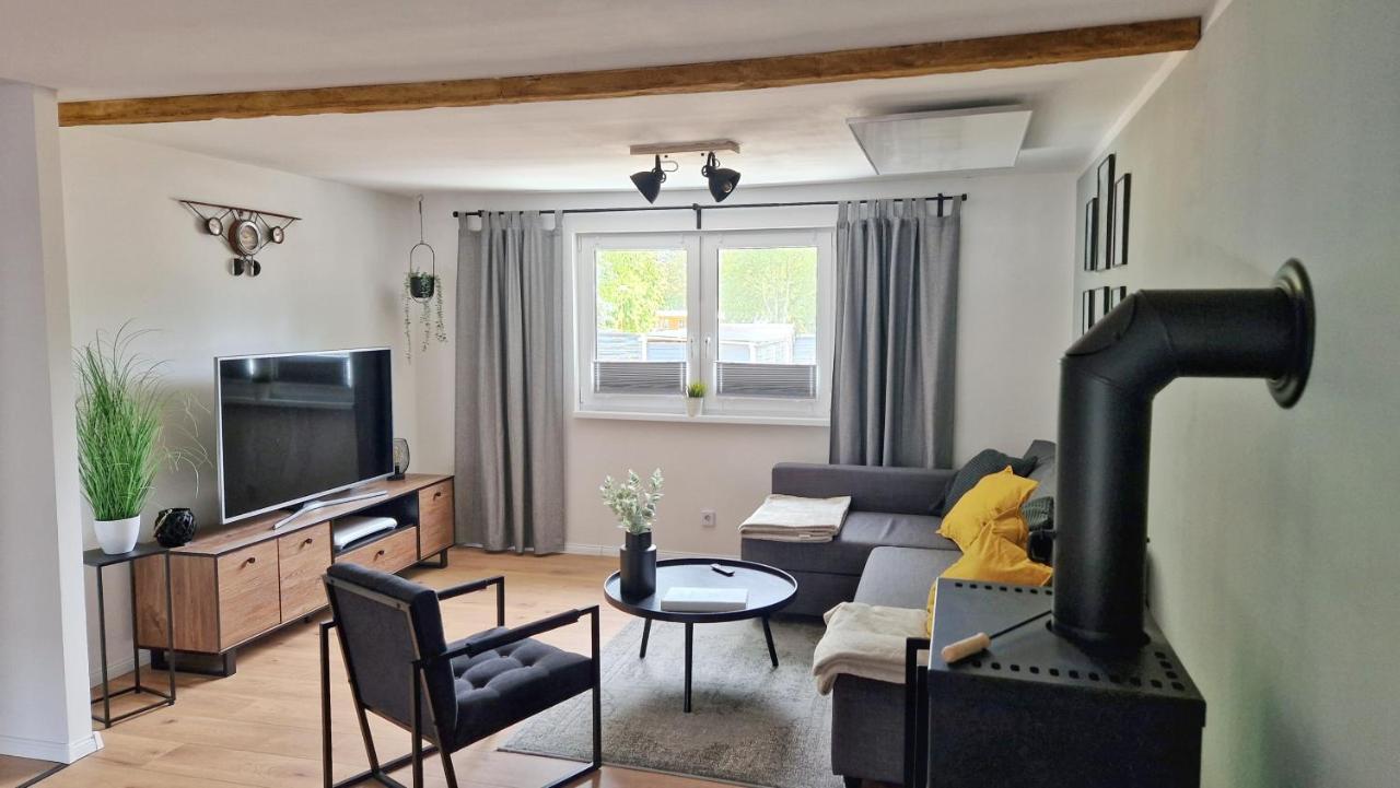 Ferienhaus Seeoase - 70Qm - Kamin -Terrassen - Parkplatz - Badestelle Fusslaeufig Joachimsthal Exterior foto